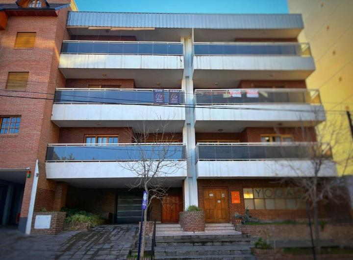 Departamento · 174m² · 6 Ambientes · 1 Cochera