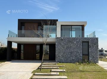 Casa · 347m² · 10 Ambientes · 3 Cocheras · Casa a Estrenar Frente a La Laguna en Alquiler Anual en Puertos - Costas