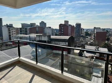 Departamento · 140m² · 4 Ambientes · Amplio Duplex de Tres Dorm.