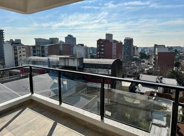 Departamento · 140m² · 4 Ambientes · Amplio Duplex de Tres Dorm.