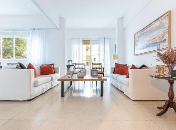 Departamento · 150m² · 4 Ambientes · Recoleta. 3 Dorm.. Muy Luminoso. Gran Balcón Al Contrafrente. Vista Abierta a Pulmón Verde.