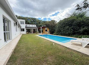 Casa de 6 ambientes, Villa Allende · Casa 4 Dorm. Barrio Cerrado San Isidro