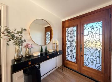 Casa · 220m² · 5 Ambientes · 6 Cocheras · Casa en Alquiler Anual con Muebles de 5 Ambientes en Puertos del Lago