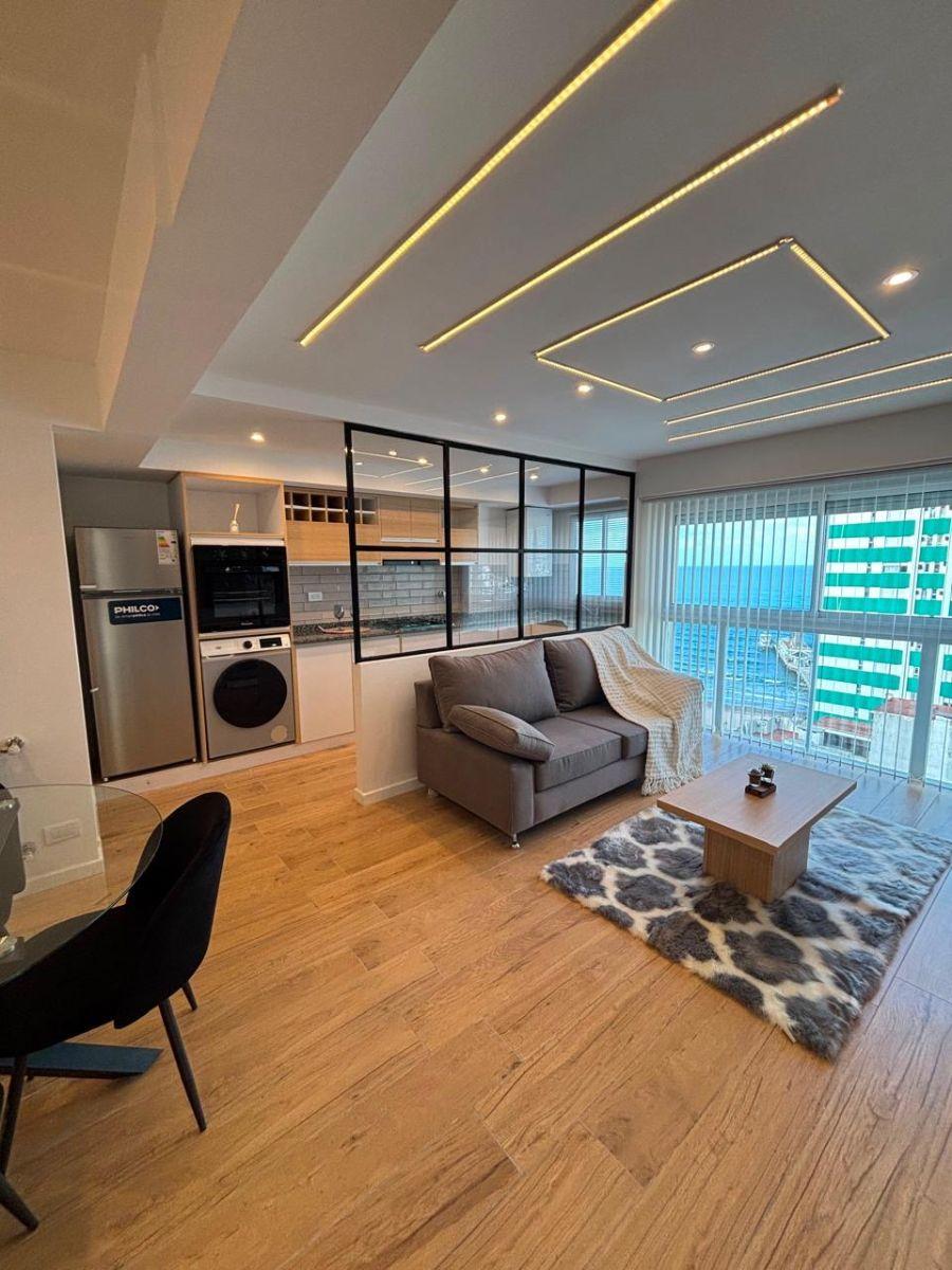 Departamento de 3 ambientes a la calle con balcón y vista panorámica y al mar!!