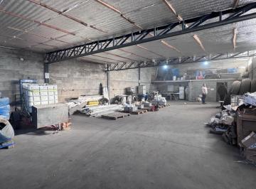 Bodega-Galpón · 299m² · 4 Ambientes · 4 Cocheras · Galpón - Los Boulevares