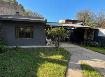 Casa · 82m² · 2 Dormitorios · 1 Cochera · Casa a Refaccionar en Burucuyá 1949, Funes | 2 Dorm. | Terreno 306,02 m² | a m de Ruta 9