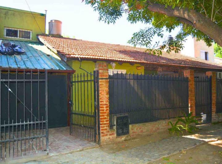 Casa en venta en Granadero Baigorria · 5 ambientes