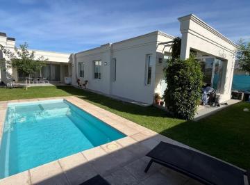 Casa de 5 ambientes, Mayor Drummond · Espectacular Casa en Estancia Bulnes