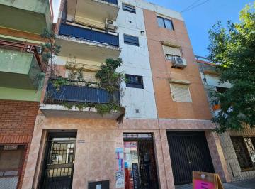 Departamento de 2 ambientes, Pompeya · Departamento a La Venta en Primer Piso Calle Ventana en Pompeya - Caba