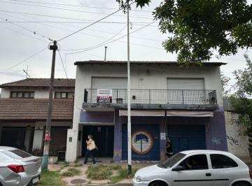 Casa de 4 ambientes, Esteban Echeverría · Venta Monte Grande Vivienda 4 Ambientes en Planta Alta y 2 Locales en Planta Baja