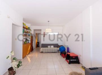 Departamento · 71m² · 3 Ambientes · 1 Cochera · Departamento en Venta en La Plata de 2 Dorm. con Cochera