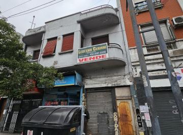 Departamento de 4 ambientes, Pompeya · 2 Locales y 1 Departamento a La Venta en Calle Av Sáenz. Pompeya - Caba