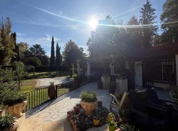 Quinta vacacional de 4 ambientes, Moreno · Excelente Quinta 4amb 3 Dorm., Pileta, quincho, parrilla, pérgola, fogonero, Salida a 2 Calles