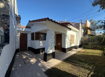 Casa · 207m² · 4 Dormitorios · 2 Cocheras · Casa de 4 Dorm. en Calle Pettoruti - Zona Note