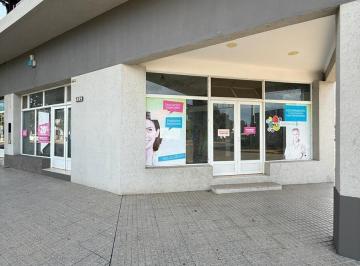 Local comercial · 70m² · Amplio Local en Alquiler, Ubicado en Arroyo Seco!