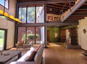 Casa · 550m² · 6 Ambientes · 4 Cocheras · Venta de Casa de 6 Ambientes en Haras El Malacate Exaltación de La Cruz