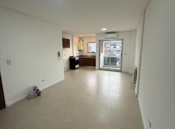 Living Comedor · Amplio Departamento 2 Ambientes con Cochera en Quilmes Centro