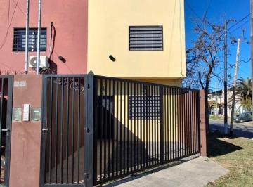 Departamento de 4 ambientes, La Plata · Alquiler Dúplex 2 Dorm. con Parrilla y Cochera, San Carlos