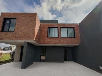 Casa · 175m² · 5 Ambientes · 2 Cocheras · Dúplex en Chacra del Norte II