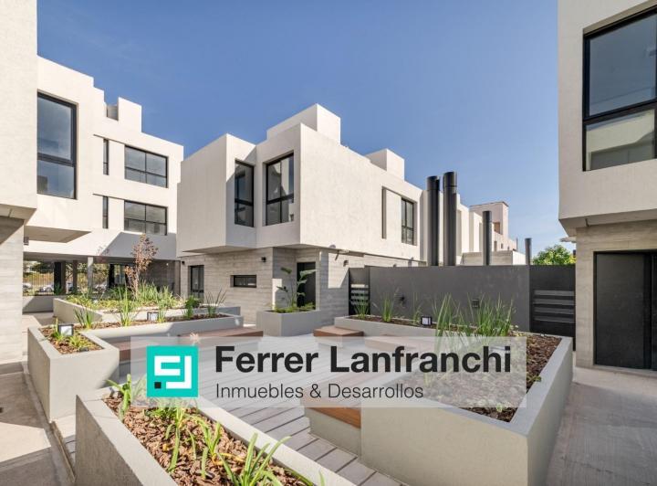 Casa · 117m² · 5 Ambientes · 2 Cocheras