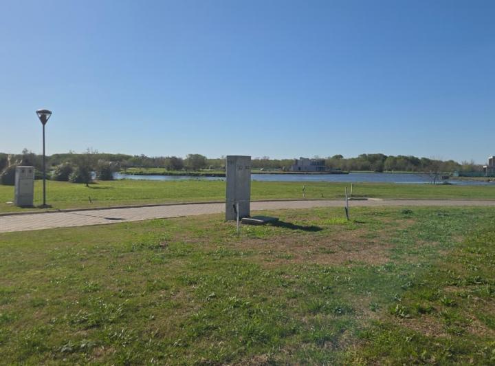 Terreno · 881m²