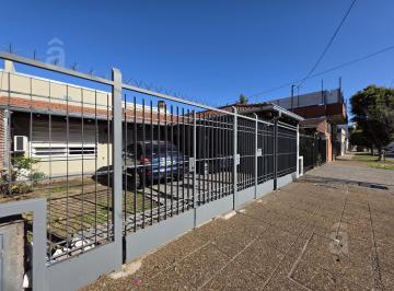 Casa · 110m² · 3 Ambientes · 3 Cocheras · Casa en Venta Villa Ballester 3 Ambientes Lote 8,66x27,79 - m Plaza Ader - Reciclada a Nuevo.