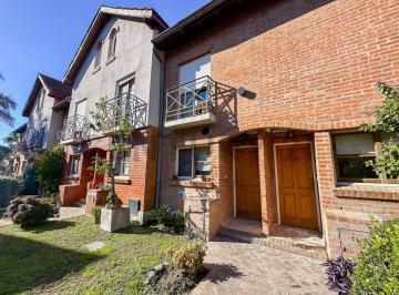 Casa · 69m² · 4 Ambientes · 1 Cochera · Venta de Tríplex de 4 Ambientes en Complejo Cerrado de Muñiz | Apto Crédito