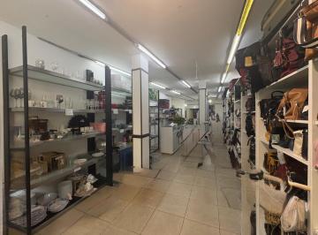 Local comercial · 300m² · Aqluiler de Local Comercial en Villa Crespo
