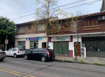 Local comercial , Avellaneda · Local en Alquiler Sobre Av Manuel Belgrano, Muy Buena Ubicacion.