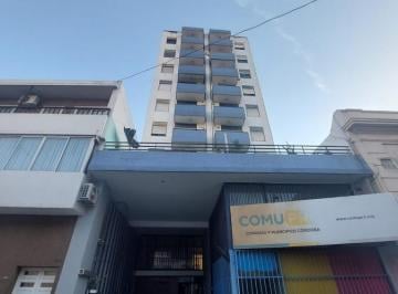 Departamento · 60m² · 2 Dormitorios · Centro: Depto. de Dos Dorm. C/ 2 Balcones y Cochera Propia!