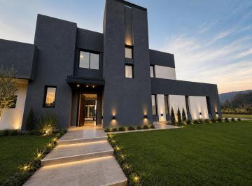 Casa · 400m² · 6 Ambientes · 2 Cocheras · Casa - Balcarce