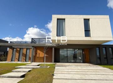 Casa de 5 ambientes, Pilar · Excelente Propiedad Moderna en Barrio La Diligencia