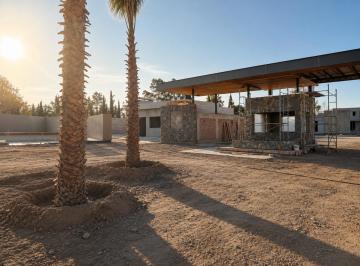 Casa de 4 ambientes, Chacras de Coria · Tittarelli Vende Excelentes Casas a Estrenar en Barrio Privado "Ciro House" Chacras de Coria