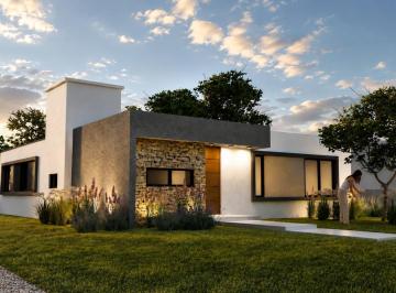 Casa · 150m² · 8 Ambientes · 2 Cocheras · Casa en Venta en Villa Catalina 3 Dorm.