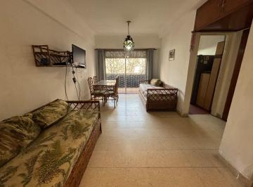 Departamento · 30m² · 1 Ambiente · Venta Monoambiente con Balcón a La Calle Zona Plaza Colón