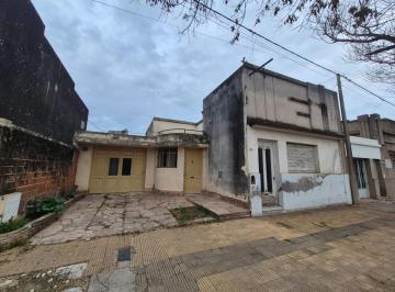 Casa · 190m² · 6 Ambientes · 1 Cochera · Venta Casa 4 Habitaciones - Zona Centro