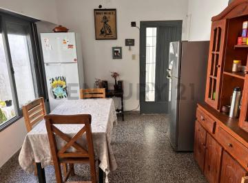 PH · 34m² · 1 Dormitorio · Departamento en Alquiler de 1 Dormitorio con Patio en La Plata