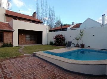 Casa de 8 ambientes, San Isidro · Casa en Venta, Lote 265 m² y 208 m² Cub. 3 Dorm C/pileta. Lomas de San Isidro, Zona Colegio San Marcos