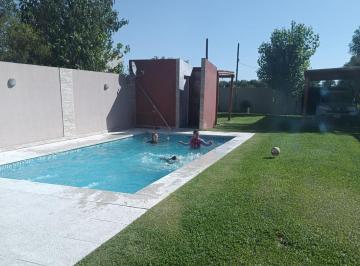 Casa · 80m² · 1 Ambiente · 2 Cocheras · Se Vende Hermosa Casa en Arroyo de La Cruz Amoblada.