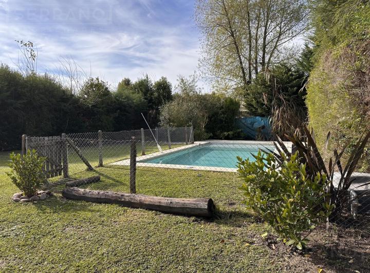 Casa · 220m² · 7 Ambientes · 3 Cocheras