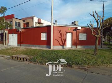 Casa de 2 ambientes, Ciudad de Santa Fe · Alquiler Casa con Cochera en Guadalupe Oeste.