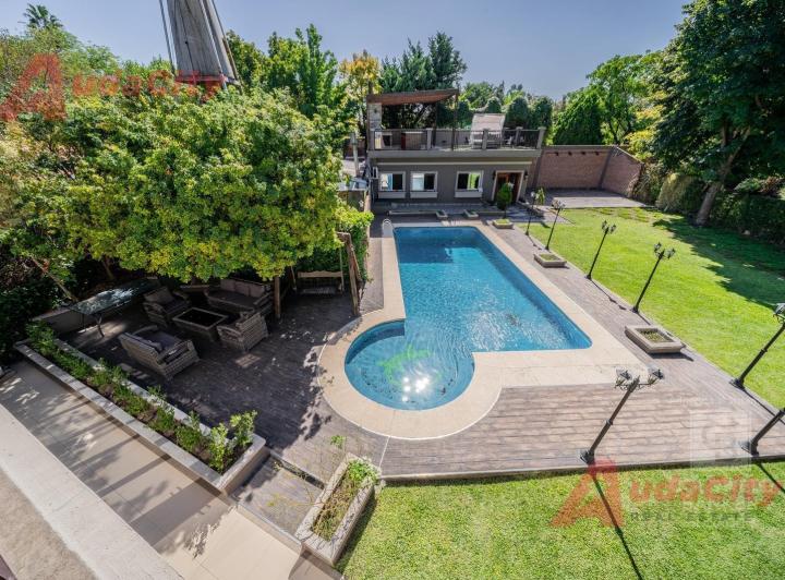 Terreno · 1820m² · 6 Ambientes · 3 Cocheras