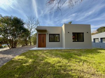 Casa · 500m² · 3 Ambientes · 1 Cochera · Venta de Casa de 2 Dorm. en Real de San Carlos, Colonia, a Estrenar