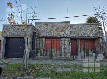 Casa · 195m² · 3 Dormitorios · 2 Cocheras · Casa en Ensenada