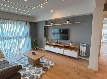 Departamento · 65m² · 3 Ambientes · Departamento de Tres Ambientes a La Calle con Balcón y Vista Al Mar.