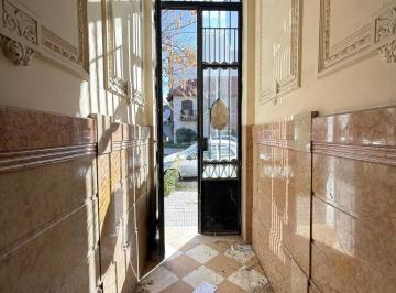 Casa · 186m² · 5 Ambientes · Casona a Reciclar - Excelente Ubicación Comercial