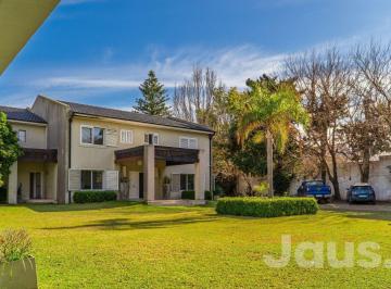 Casa · 1064ha · 20 Ambientes · 20 Cocheras · Mansión en Venta 2.531 m² - Potencial de Desarrollo