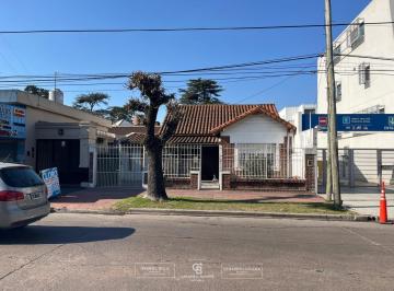 Casa · 95m² · 4 Ambientes · 2 Cocheras · Venta de Casa en Oportunidad Para Desarrollos - Santa Rosa Castelar Zona Comercial