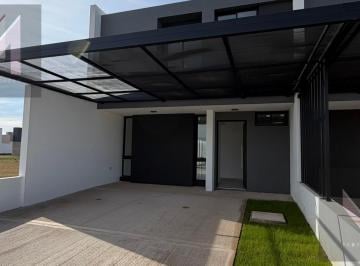 PH · 180m² · 5 Ambientes · 2 Cocheras · Duplex en Venta Brisas de Manantiales. 3 Dorm. 2 Baños. Patio Parquizado. Galeria con Asador.