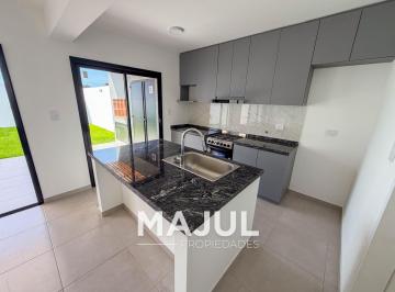 PH · 180m² · 5 Ambientes · 2 Cocheras · Duplex en Venta Brisas de Manantiales. 3 Dorm. 2 Baños. Patio Parquizado. Galeria con Asador.